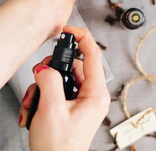 Laboratorio di profumeria botanica Castello Quistini (1) Laboratorio di profumeria botanica Castello Quistini